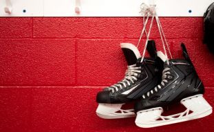 Фотообои хоккейные коньки